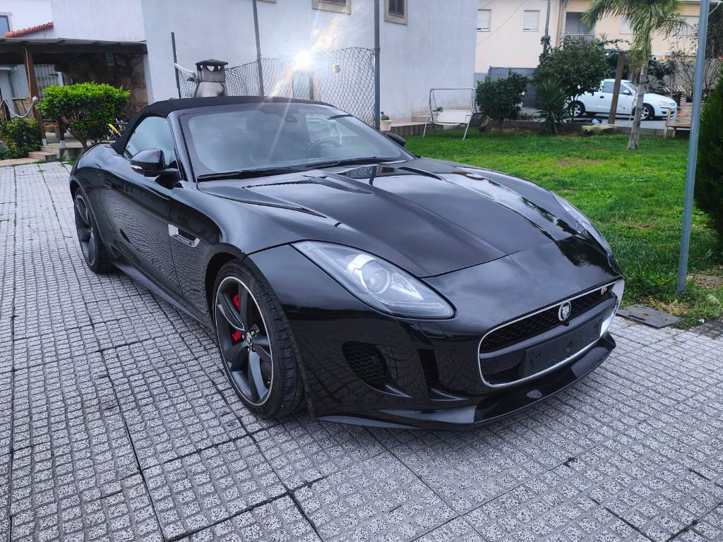 Jaguar F Type V8
